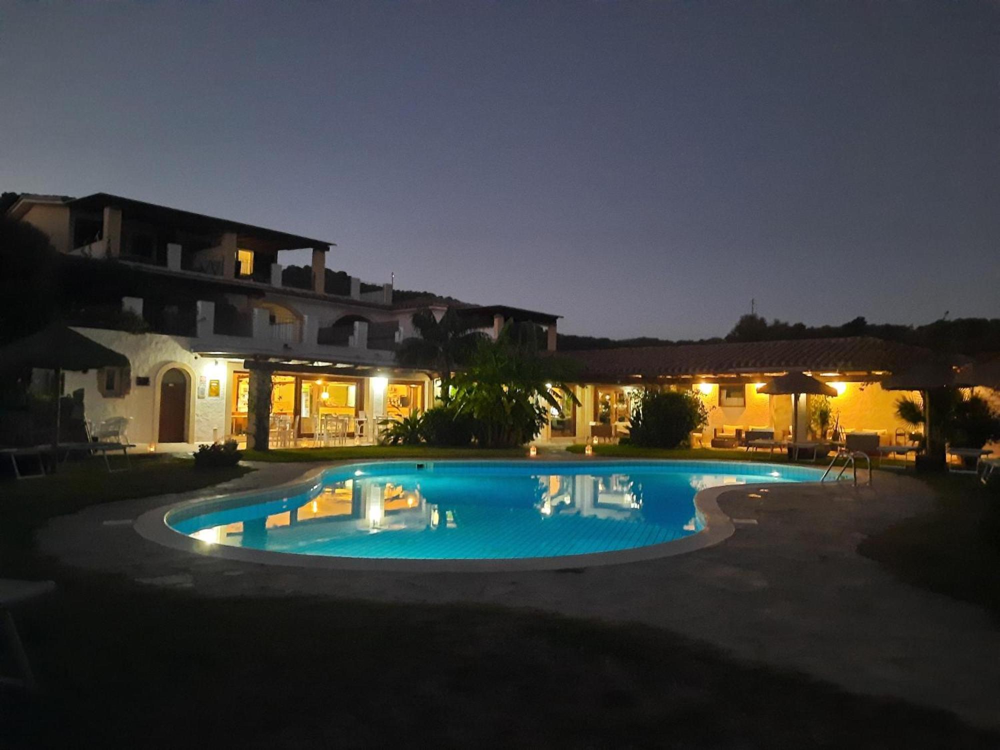 Residence Le Bouganville Villasimius Exterior photo